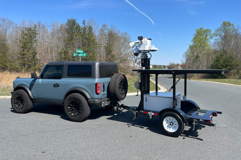 jeep pullingSecureLot X1 Camera Trailer